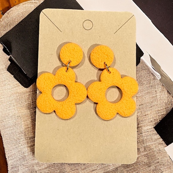 Pastel Flower Stud Polymer Clay Earrings - Picture 3 of 7